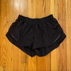 Lulu Lemon Hotty Hot Short II 2.5”